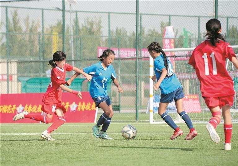 娘们红了眼, 足一年的队