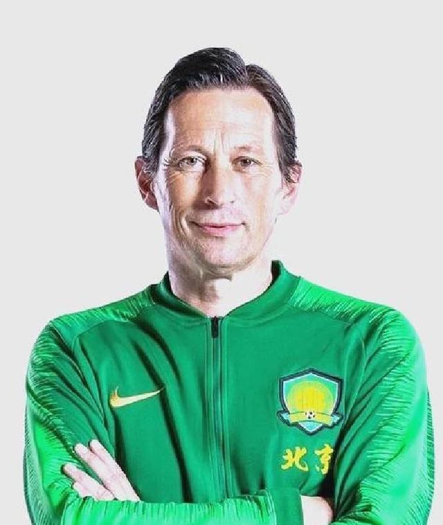 足球和亚洲, 恰恰在本菲, 王超