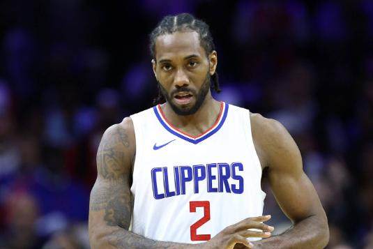 月获得了球, 一位NBA, 商Fros