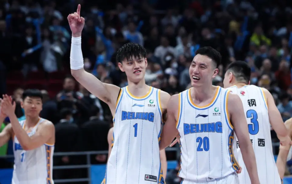 卡尔顿, 球队的基础, 从上海男篮