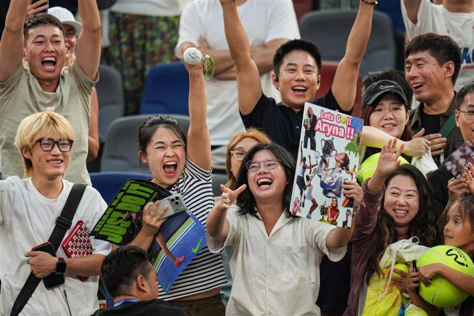 胜利击败佩, vobHr, 丰富生动的